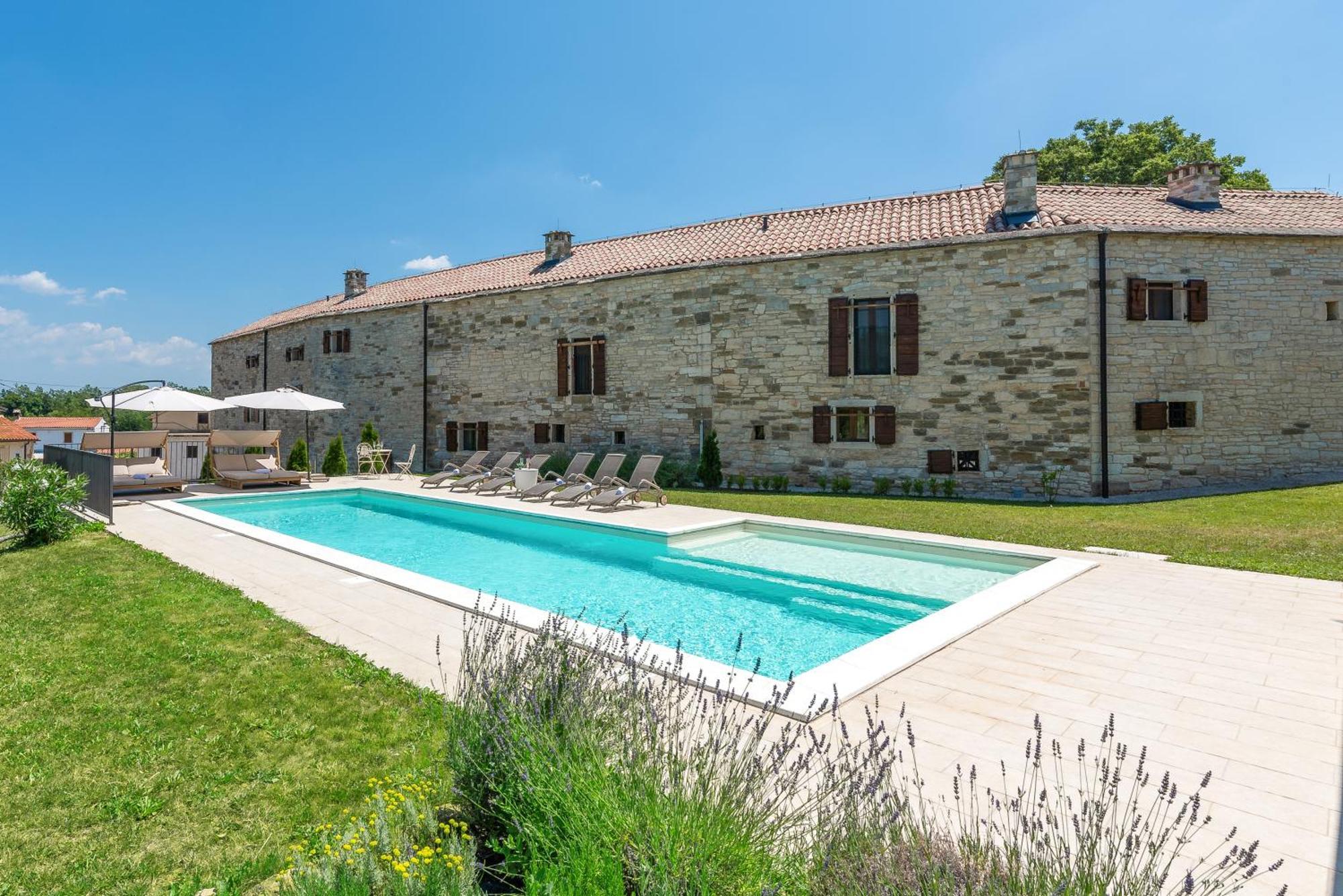 Villas Martincici With Large Pool Grožnjan Extérieur photo
