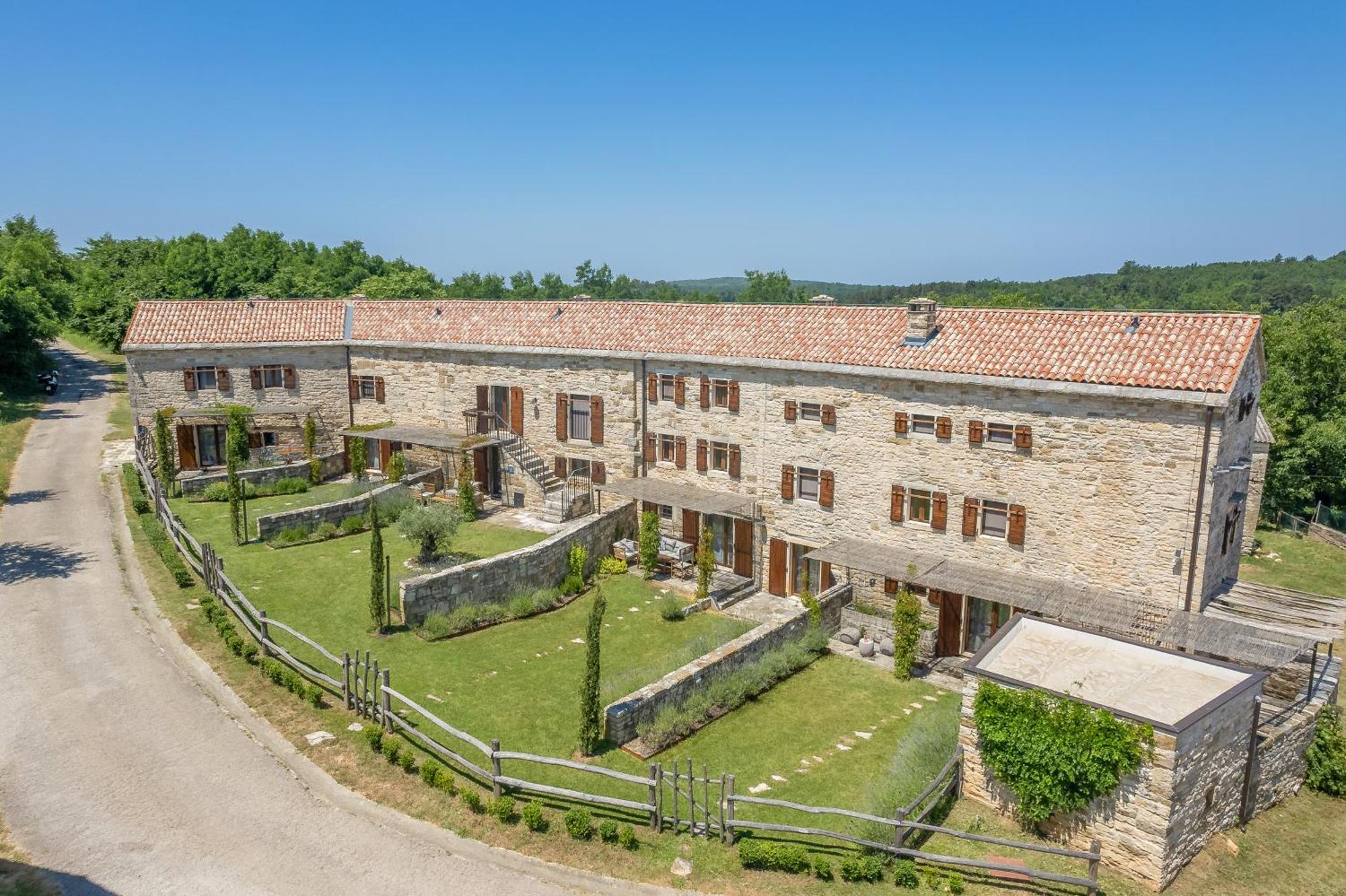Villas Martincici With Large Pool Grožnjan Extérieur photo