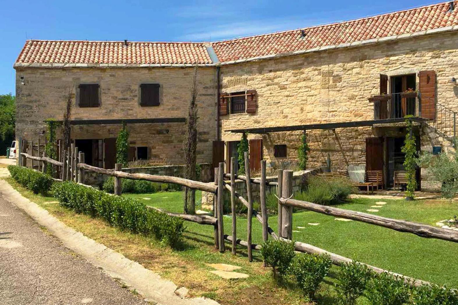 Villas Martincici With Large Pool Grožnjan Extérieur photo
