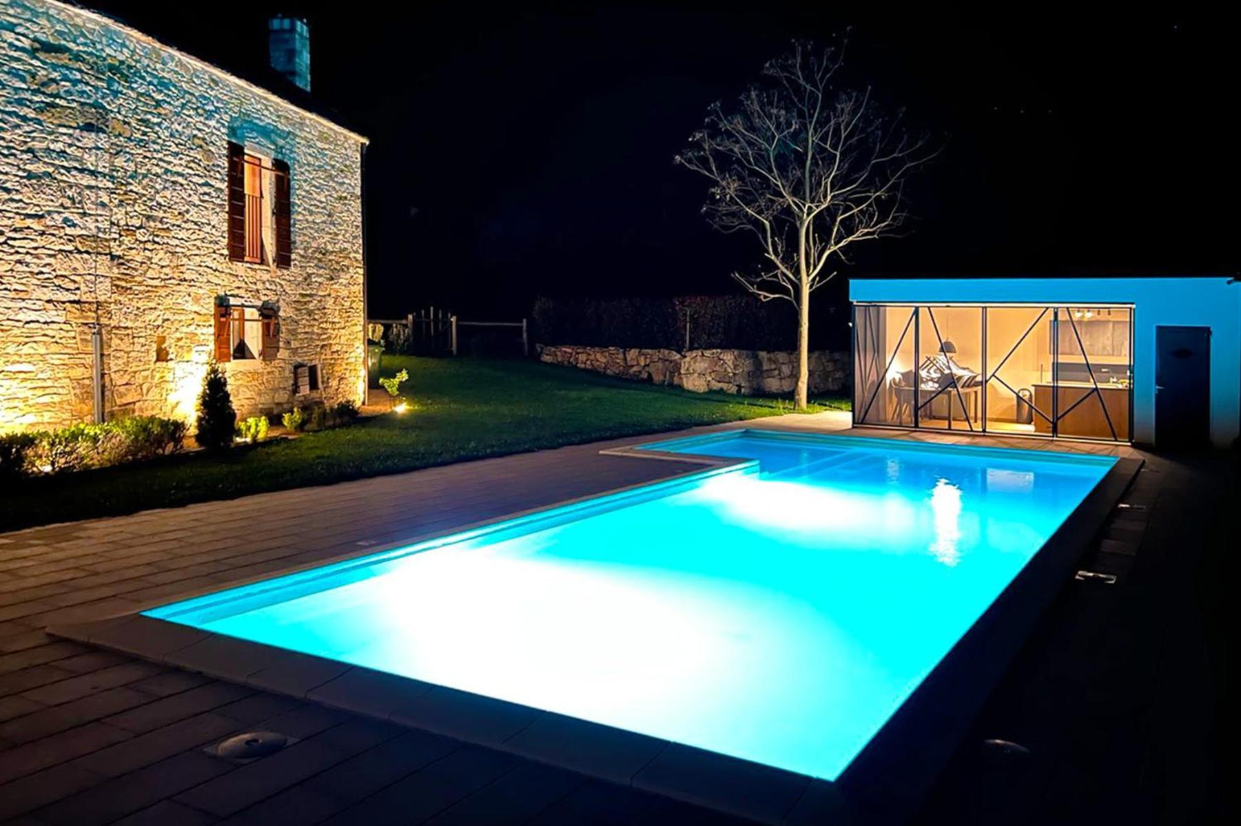 Villas Martincici With Large Pool Grožnjan Extérieur photo