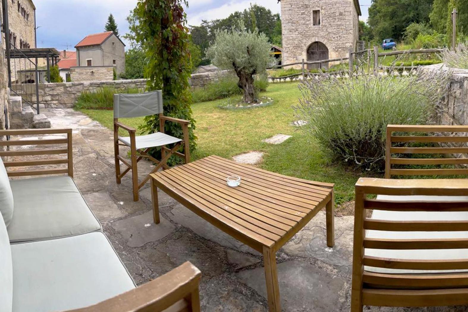 Villas Martincici With Large Pool Grožnjan Extérieur photo
